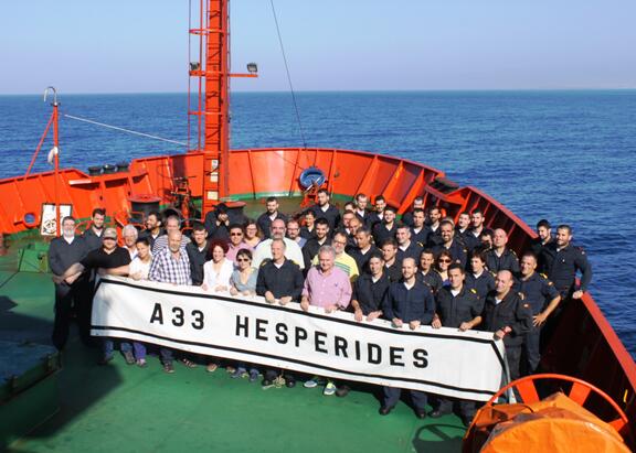 Integrantes del proyecto, en el buque Hespérides.
