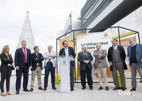 Momento de la inauguración de la exposición de la UJA. Foto: Fernando Mármol