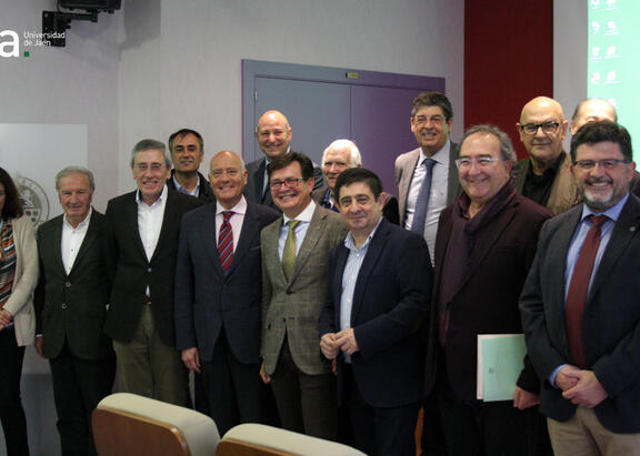 Participantes en la Jornada 'Empoderando a la Ciudadanía: 40 años de Ayuntamientos Democráticos’