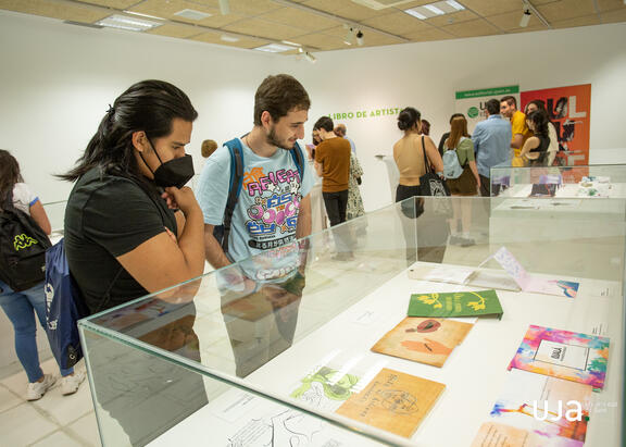La Antigua Escuela de Magisterio acoge la exposición Libro de Artista 2023 de la UJA
