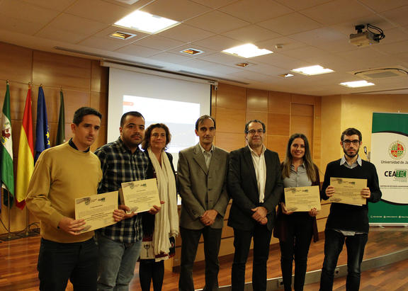 Fotografía con los premiados. Foto. Jesús Cartas