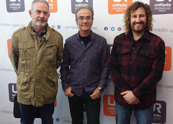 De izquierda a derecha, Alfonso Ontiveros, José A. Moleón y Julio A. Olivares.