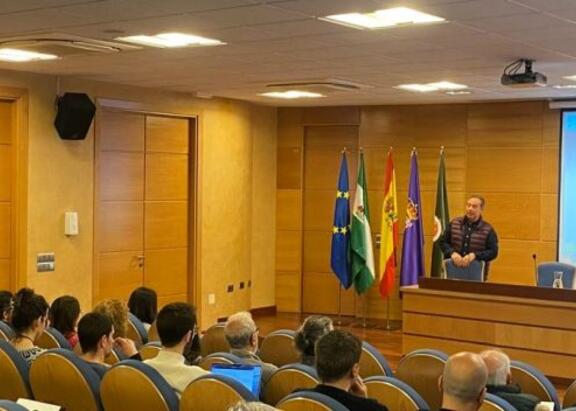 Bienvenida del director del INUO, Juan B. Barroso.