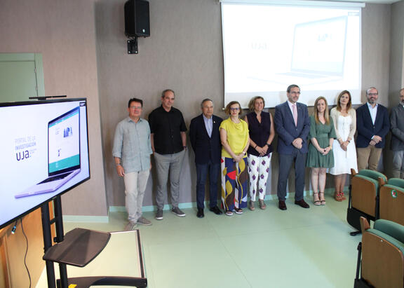 Foto de familia en la presentación del Portal de la Investigación UJA.