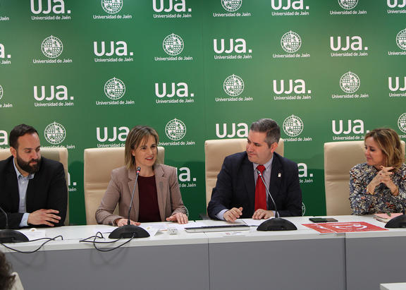 Víctor Conde Sánchez, Encarnación Ruiz Ramos; Antonio Sutil Montero e Inmaculada Barroso Benítez. en la rueda de prensa