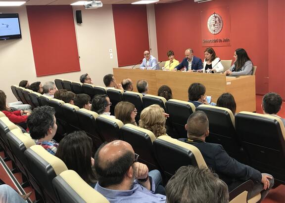 Momento de la presentación de la spin off 'Lazos'