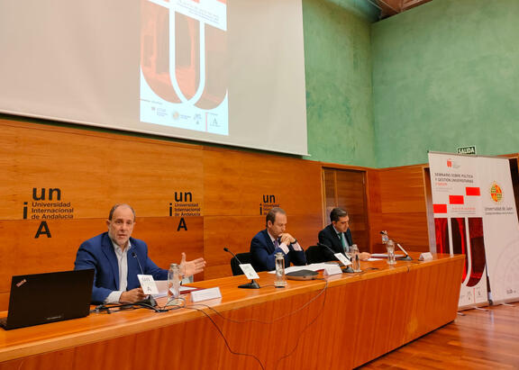 Nicolás Ruiz Reyes inauguró el II Seminario sobre Políticas y Gestión UnivEl Rector de la UJA, durante su intervención en la inauguración del Seminario.