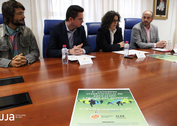 De izquierda a derecha: Javier Cachón, Francisco Javier Lozano, Gema Torres y Amador Lara, en la rueda de prensa.