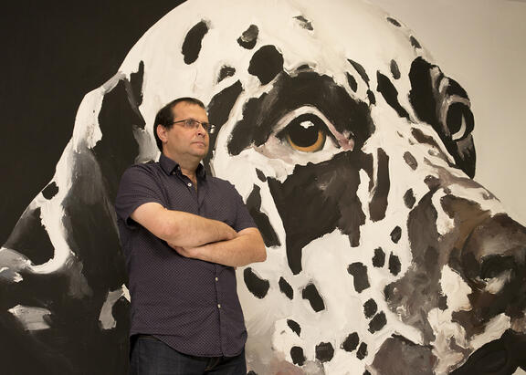 Santiago Idáñez, en la exposición 'Sin dueño' que organizó la UJA en 2017.