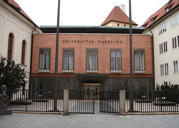 Universidad Carolina de Praga.
