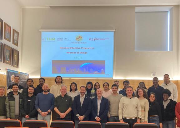 Participantes en el programa Intensivo Combinado sobre IoT.