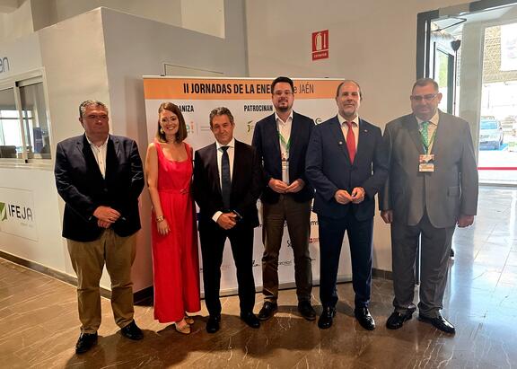 Representantes institucionales participantes en la inauguración