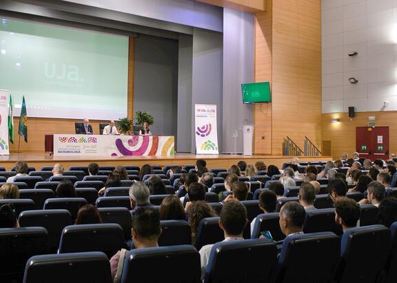 Inauguración del XXX Congreso de la Sociedad Española de Microbiología (SEM), en el Aula Magna de la UJA