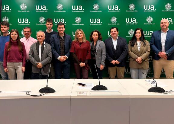 Firma del contrato de colaboración entre la Universidad de Jaén y MedicalFit