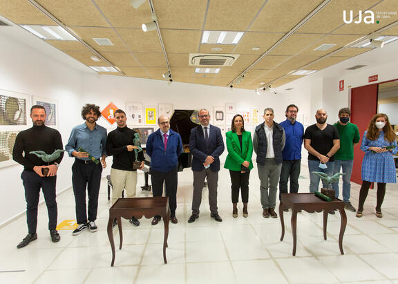Foto de familia de los premiados y el jurado. Fotografía: Fernando Mármol.