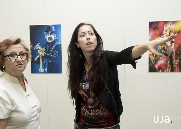 La Vicerrectora María Dolores Rincón y la organizadora de la actividad Susana González. Foto: Fernando Mármol