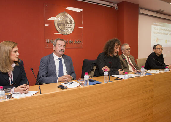 Un momento de la celebración de la mesa redonda.