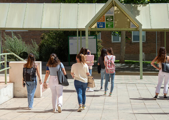 Estudiantado en el Campus Las Lagunillas.
