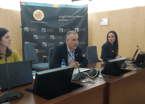 El Director de la EPSL, Sebastián García Galán, durante la presentación.