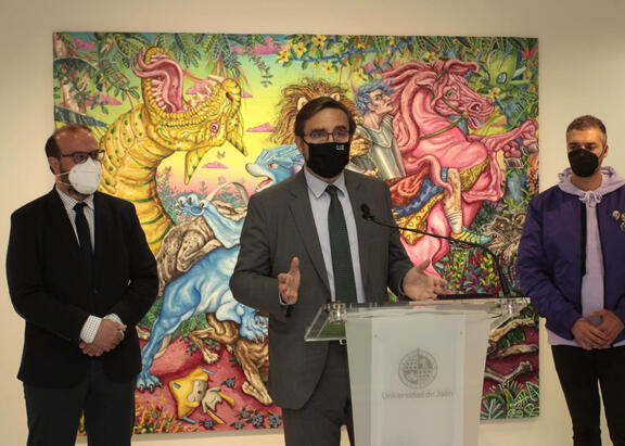 Intervención del Rector de la UJA, junto a Felipe Serrano (i) y el autor de la muestra.