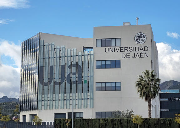 Exterior del Edificio D4, en el Campus Las Lagunillas.