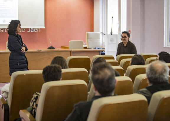 Ángel Cagigas e Isabel Abad, durante la presentación del cortometraje.