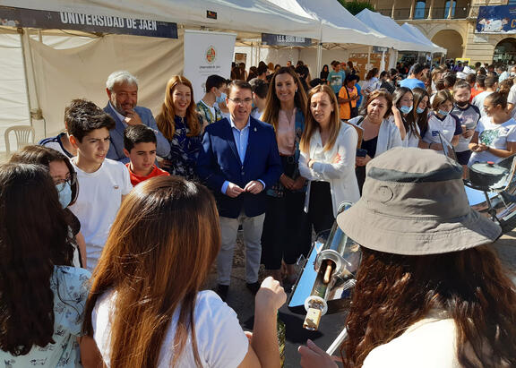 Taller organizado por la Universidad de Jaén en la Feria de la Ciencia de Andújar.