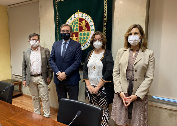 De izquierda a derecha, Juan M. Rosas, Juan Gómez, Mª Luz Ortega y Encarnación Gutiérrez. 