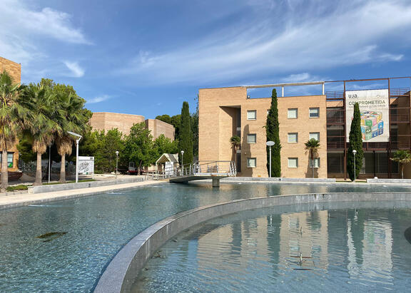 Plaza de los Pueblos, en el Campus Las Lagunillas.