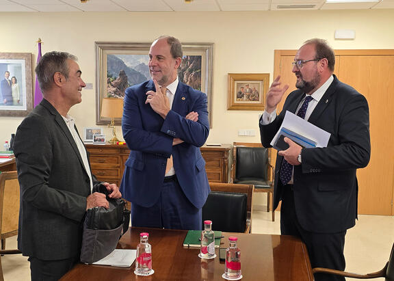 Nicolas Ruiz y Juan de Dios Carazo, en la reunión mantenida con Juan Carlos García.