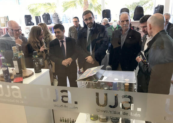 Manuel Fernández, Eva Murgado, Francisco Reyes y Juan Gómez, en la visita a la Tienda Oficial.
