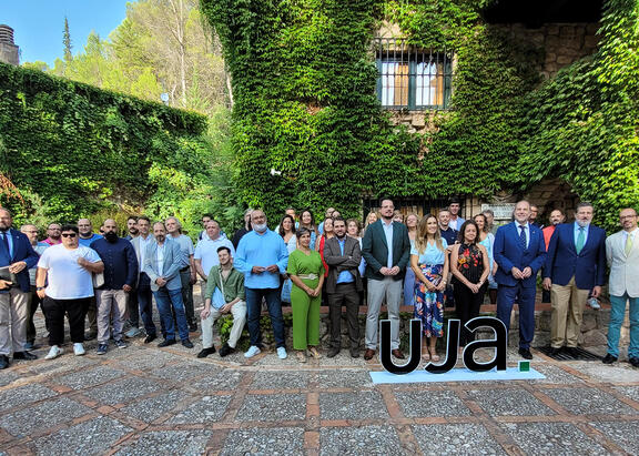 Representantes institucionales, ponentes y participantes en el curso.