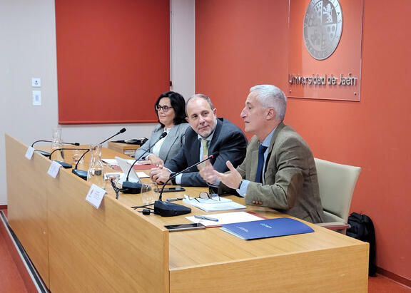 Gerardo Ruiz Rico, Nicolás Ruiz y Mónica Ortiz.