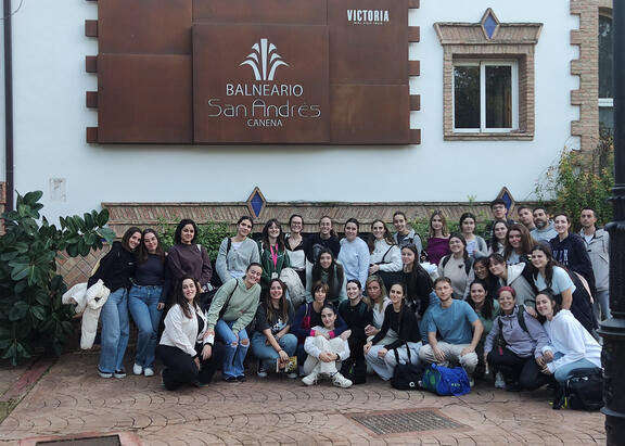 Estudiantes de Enfermería de la UJA, en el Balneario San Andrés de Canena.