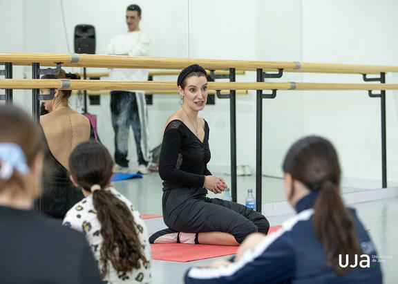 Un momento de la impartición del taller de danza urbana.