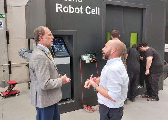 El Rector Nicolás Ruiz, con el CEO de Meltio Ángel Llavero.