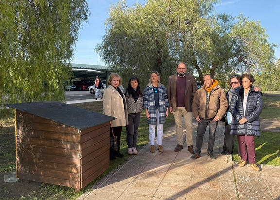 Visita a una de las casetas instaladas en el Campus Las Lagunillas.