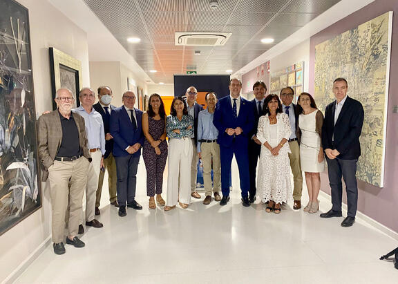 Los rectores de las cinco universidades que forman este nuevo instituto de investigación e integrantes del mismo.