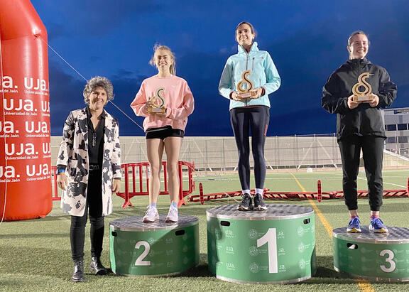 Podium femenino absoluto.