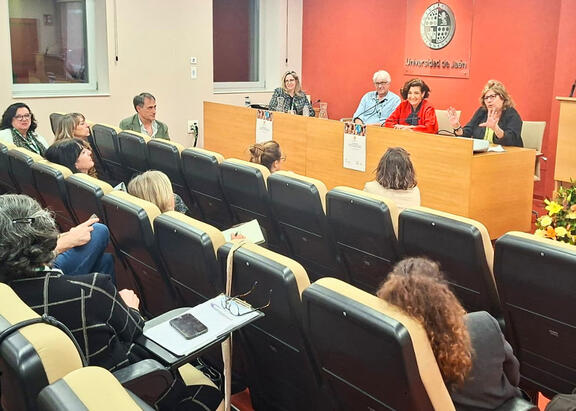 Una de las sesiones celebradas en el marco de las Jornadas sobre Convivencia, Buenas Prácticas y Cultura de Paz en la Universidad.