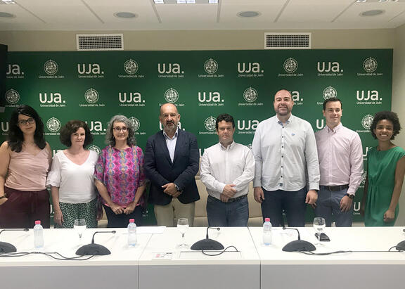 Premiados, técnicos y representantes institucionales, tras la entrega de los premios.