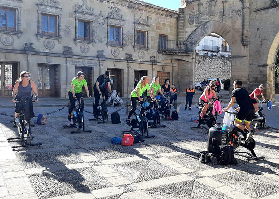 Actividad de spinning en la Plaza del Pópulo.