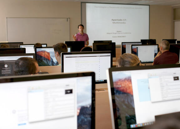 Aula MAC del Edificio de Ingeniería y Tecnología (A3).