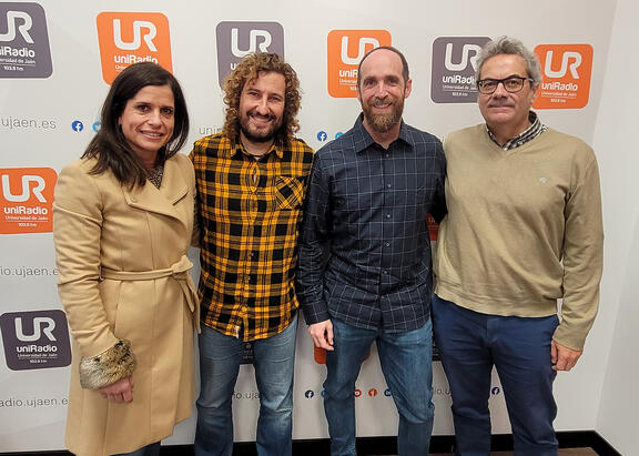 Raquel Caballero, Julio A. Olivares, Eduardo Sáenz de Cabezón e Ildefonso Castro, en UniRadio Jaén.
