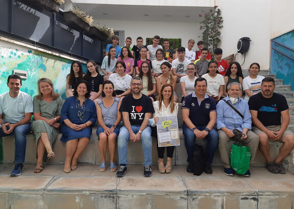 Representantes institucionales, investigadores y participantes en la jornada.