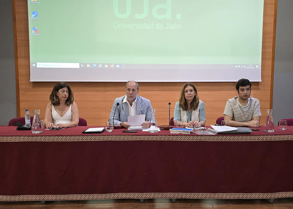 Intervención del Rector Nicolás Ruiz durante la celebración del Claustro Universitario de la UJA.