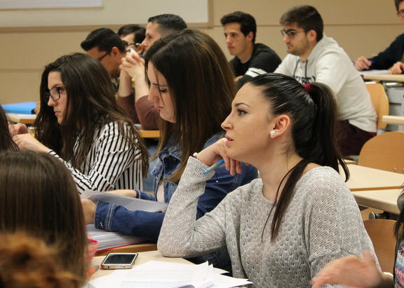 Estudiantes de la UJA, en una clase.