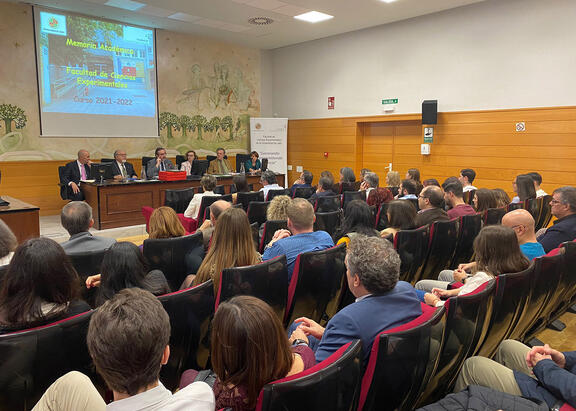 Acto celebrado en el Salón de Grados del Edificio Zabaleta (D1).