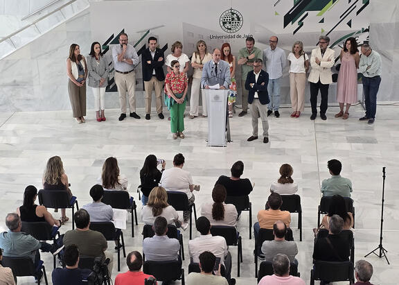 Rueda de prensa ofrecida por el Rector, junto a todo el Equipo de Dirección de la UJA.