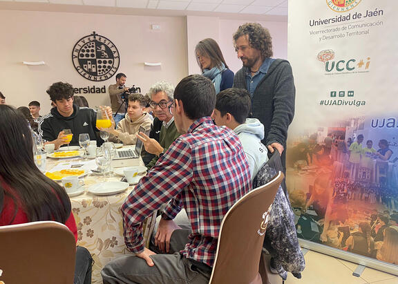 'Café con Mates' celebrado en el Campus Las Lagunillas.
